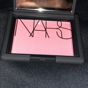 NARS amour blush. never used